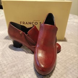 Franco Sarto Rebound  burgandy shoes.  Never worn, size 9